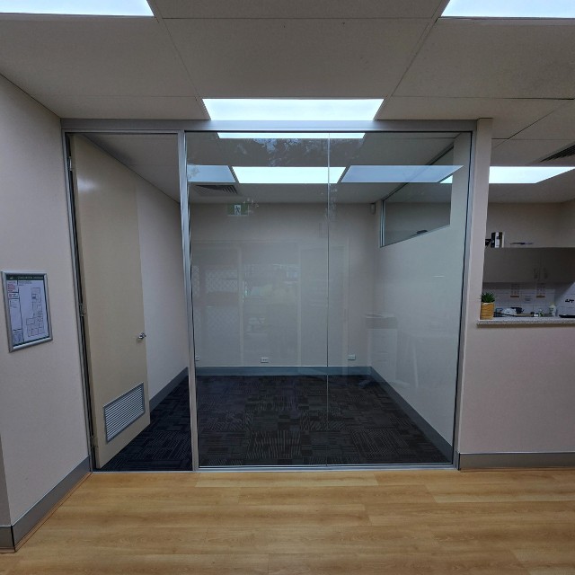 commercial glass doors Fremantle