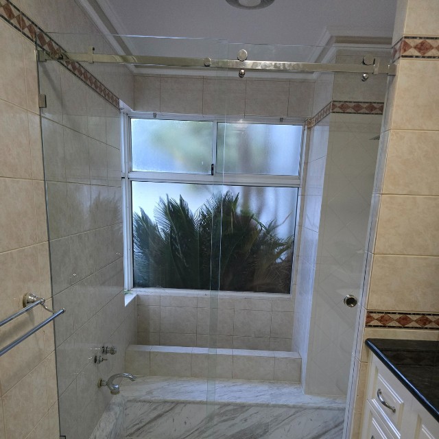 custom glass cut to size Joondalup
